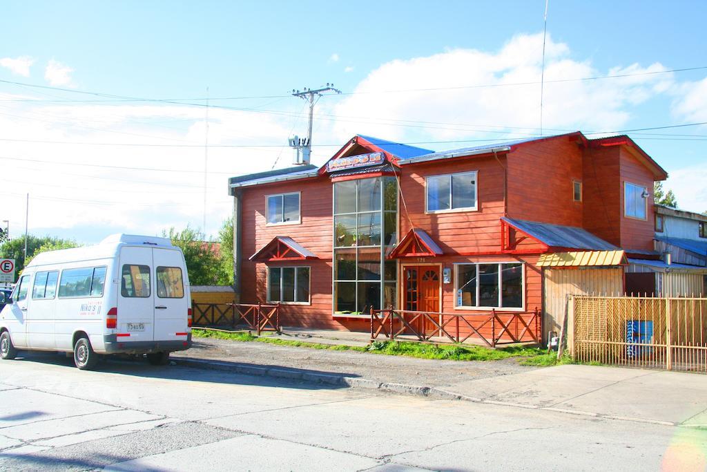 Nikos II Adventure Hostel Puerto Natales Room photo